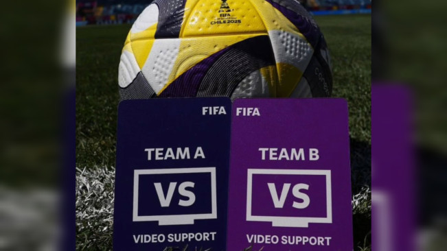 Kartu VAR. [Instagram]